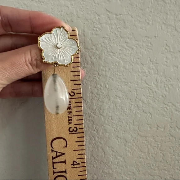 Mignonne Gavigan White Paloma Drop Earrings - Picture 11 of 12